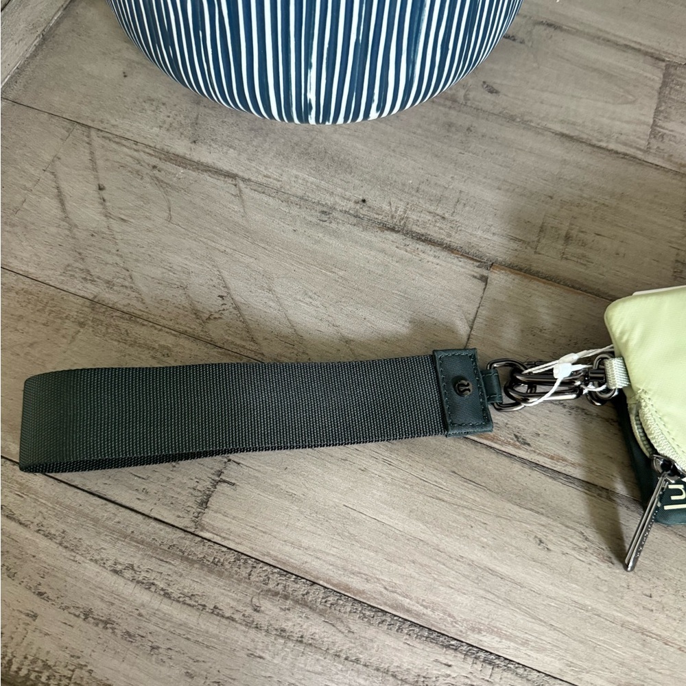 Lululemon Dual Pouch Wristlet - Picture 5 of 5